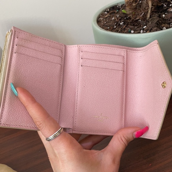 Louis Vuitton wallet - Picture 2 of 5